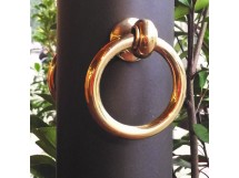 anello con borchia in ottone